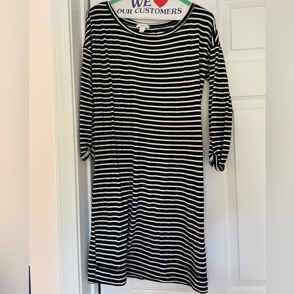 Black and white striped 3/4 cotton sleeve t shirt dress.